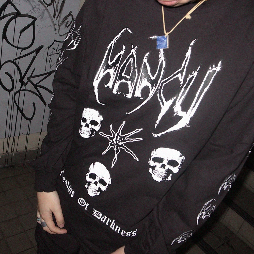 REALMS LS TEE BY NANCY
